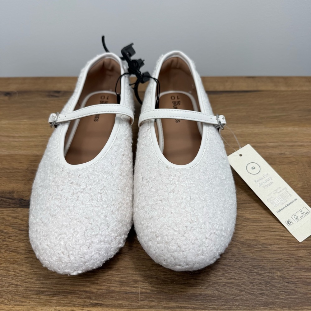 NWT No Boundaries Faux Shearling Mary Jane Flats White Women’s Size 10